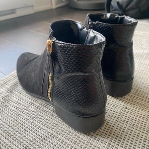Black boots - small heel - Size 8.5